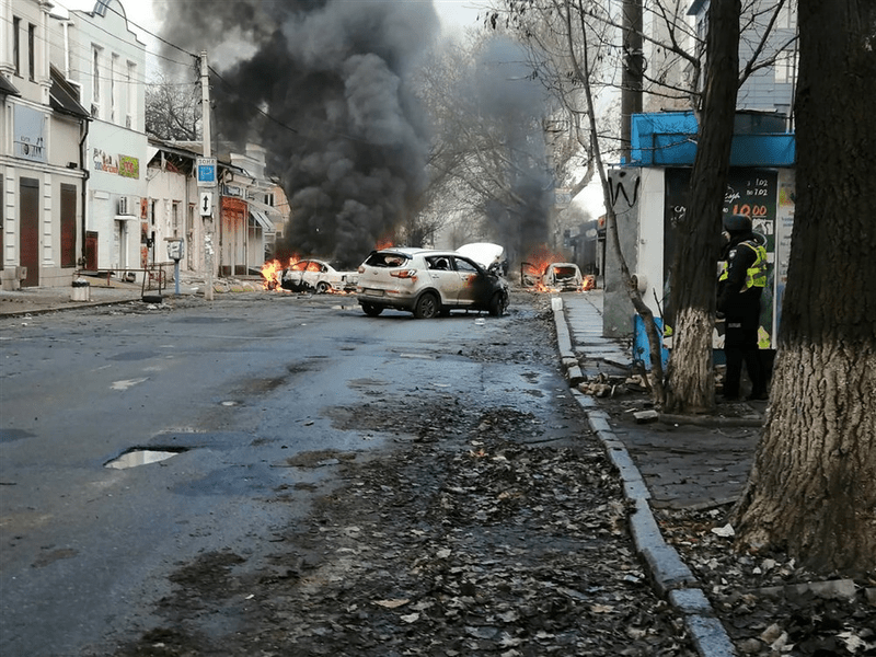 Rușii bombardează intens orașului Herson. Analist: „Inamicul și-a intensificat presiunea” asupra regiunilor ucrainene disputate