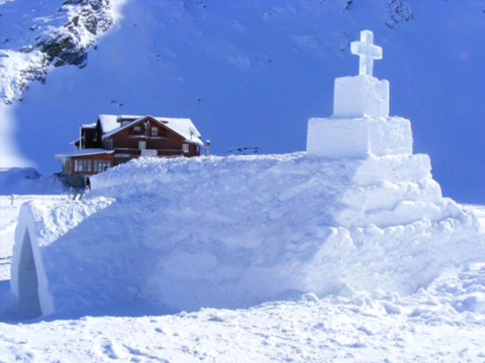 Biserica de Gheaţă de la Bâlea Lac. Foto arhivă