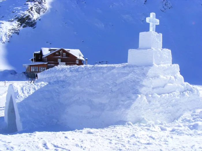 Biserica de Gheaţă de la Bâlea Lac. Foto arhivă