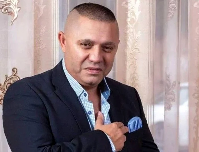 Iulia l-a filmat pe manelist, ştiind că acesta o va părăsicaptura Antena 1