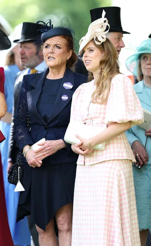 Sarah Ferguson și Prințesa Beatrice de York la Royal Ascot. FOTO: Profimedia
