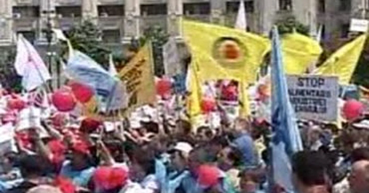 Aproape 15.000 de bugetari vor protesta luni