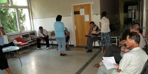 Bărbatul fura gențile pacienților de la Policlinica Cina. Arhivă Adevărul Ploiești