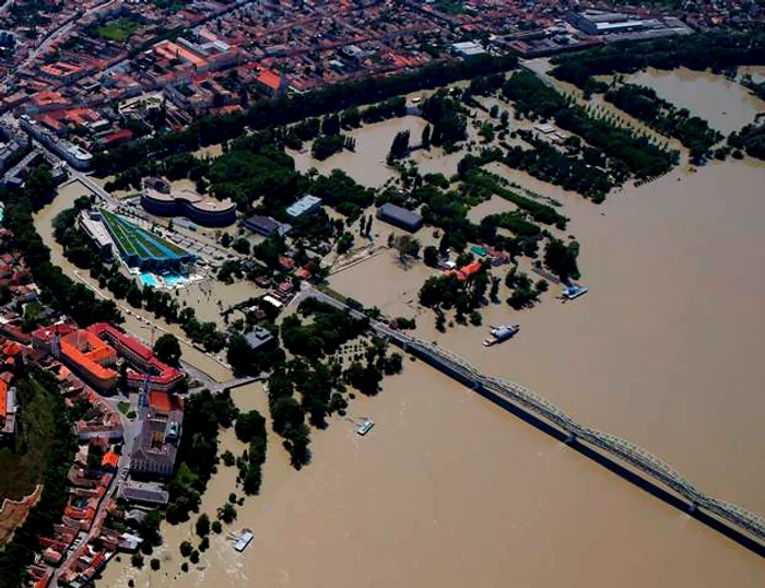Cartierele mărginaşe au fost inundate