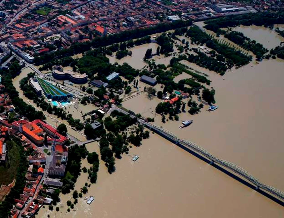 Cartierele mărginaşe au fost inundate