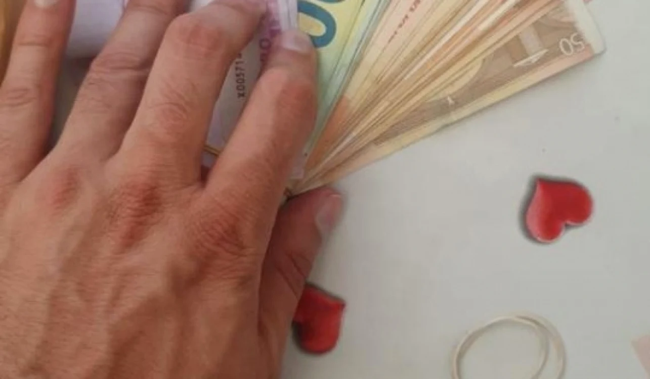 Banii găsiţi la percheziţii FOTO Poliţia Română