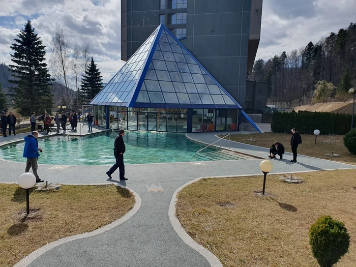 Hotelul Mara din Sinaia are piscină interioară și exterioară încălzită