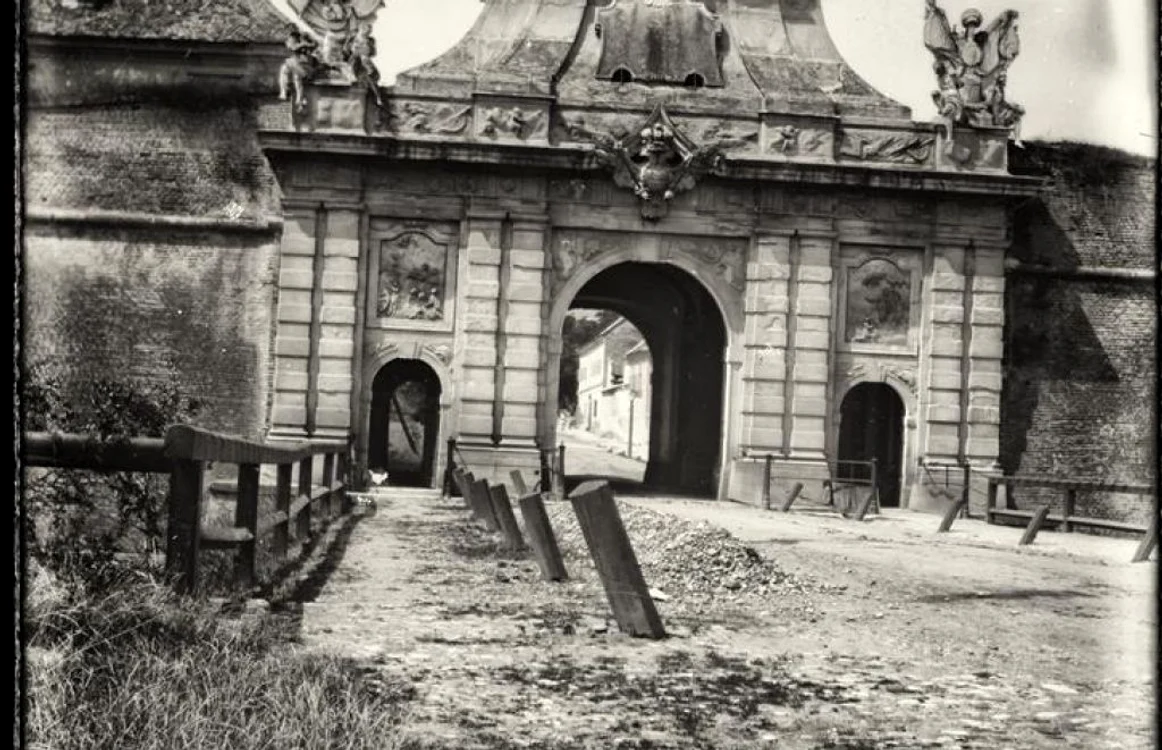 Poarta a III-a a Cetăţii a fost fortificată pentru a opri asediul armatei revoluţionare maghiare