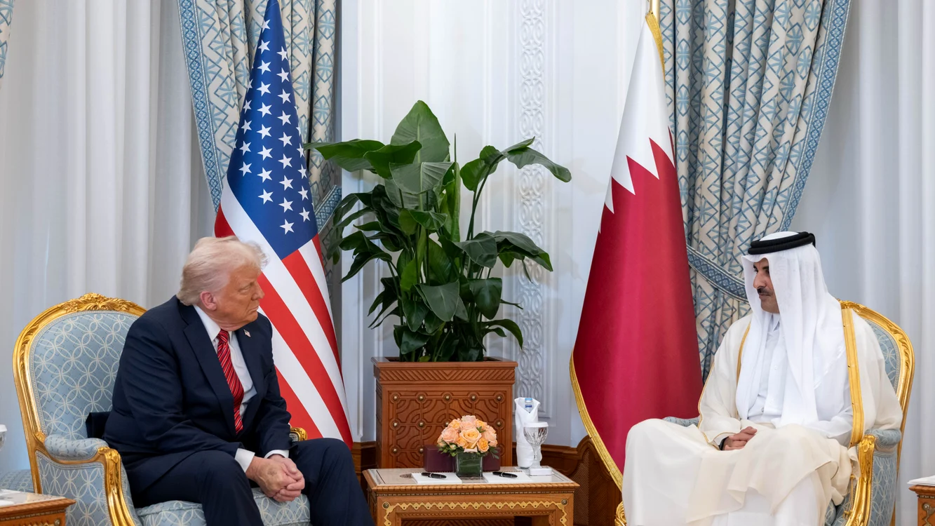 Donald Trump și şeicul Tamim bin Hamad al-Thani FOTO: X
