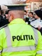 politist oameni pe strada masca jpg