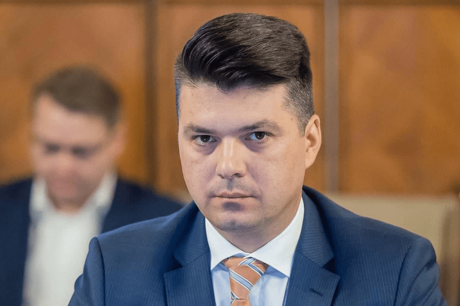 Postarea virală a unui secretar de stat de la Justiție de Ziua Femeii:  „Să respectăm aceste ființe ale societății”