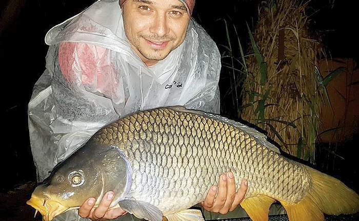 
    Mihai Rait  Dragomir  s-a lăudat că  ar fi prins un  pește de 48 kg  