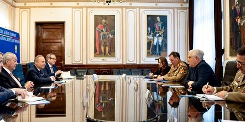 Angel Tilvar intalnire cu reprezentantii companiei Damen Foto Facebook jpg