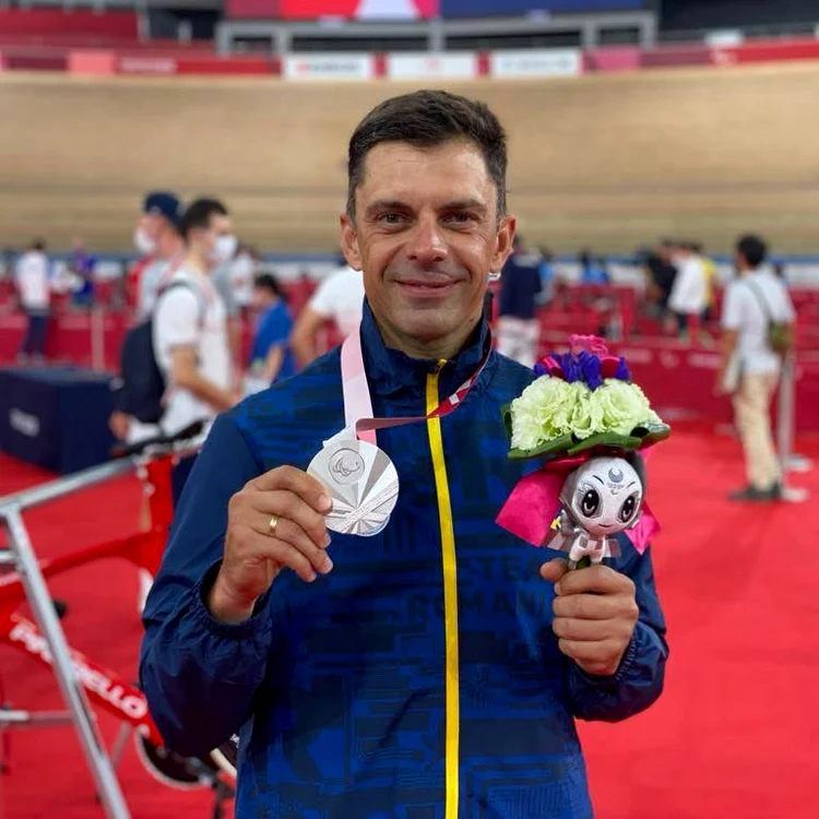 13 eduard novak ministru campion paralimpic medalia de argint la tokyo jocurile paralimpice 4 jpg jpeg