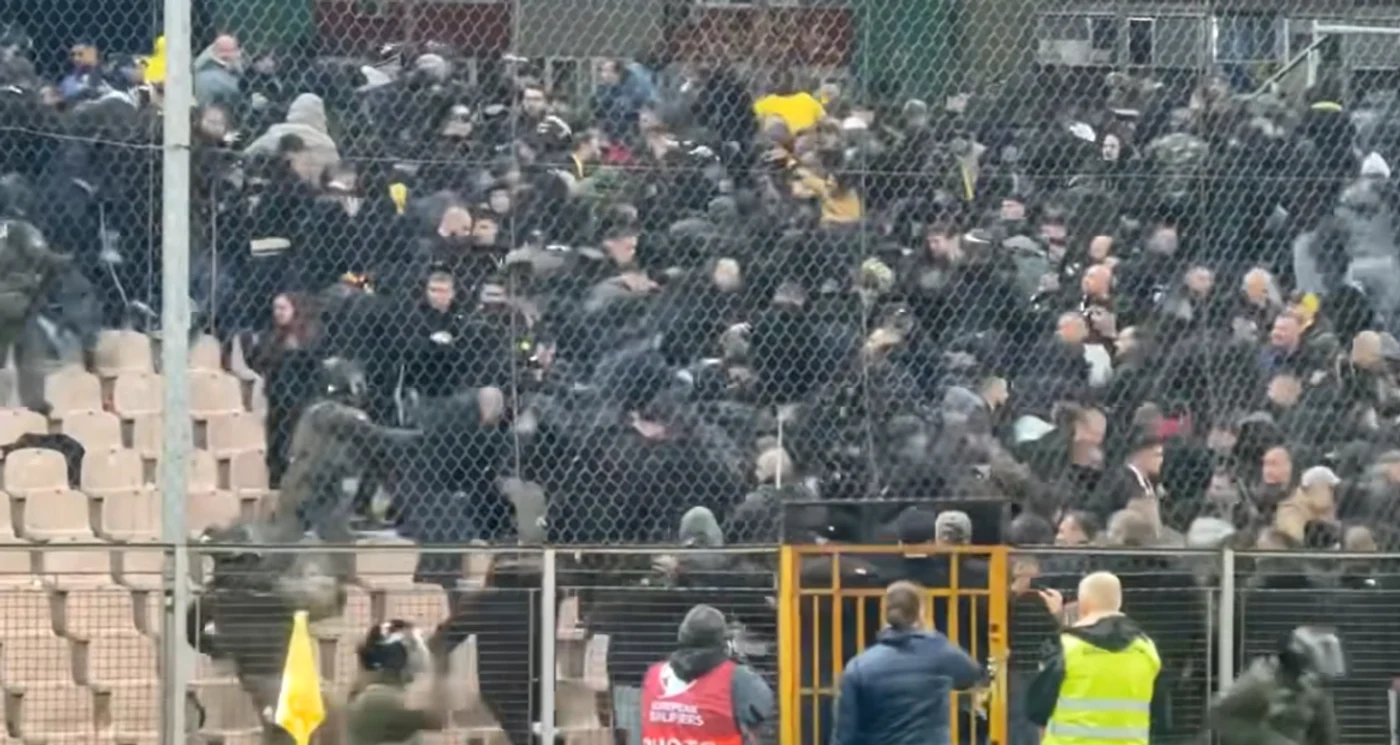 Fanii români, agresați de Armată în Bosnia Foto/oslobodjenje.ba