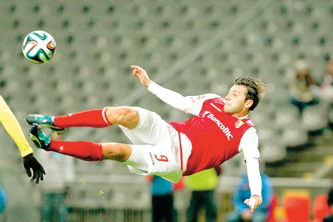 
    Raul Rusescu a devenit  om de bază la Sporting Braga (Foto photoland/corbis)  
