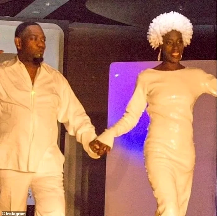 Regretatul desinger, alături de Erica L. Carrington FOTO Instagram