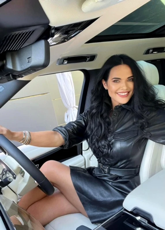Ioana Năstase, la bordul unui Range Rovar 