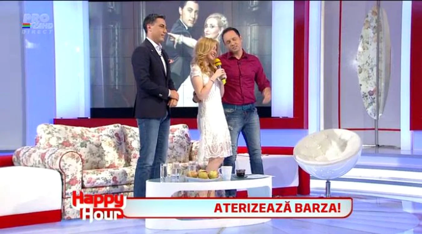Alina Sorescu şi-a arătat începutul de burtică, de care este foarte mândră (captură: PRO TV)