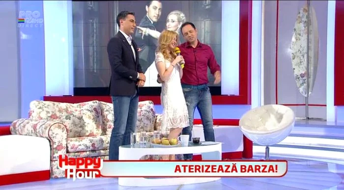 Alina Sorescu şi-a arătat începutul de burtică, de care este foarte mândră (captură: PRO TV)