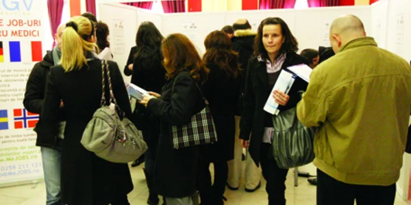 Tinerii doctori au venit cu CV-ul în mână la târg