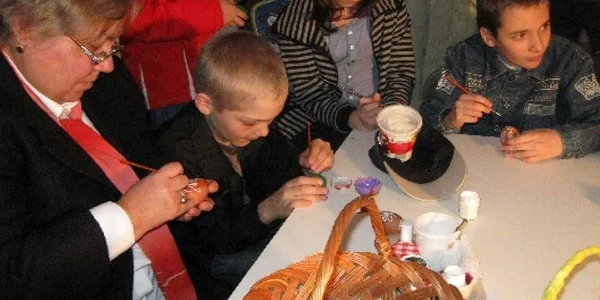 Copiii se vor întrece la încondeiatul oălor