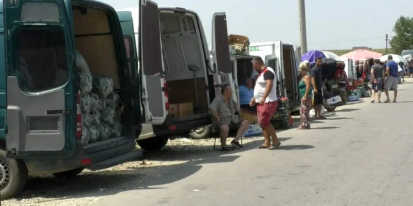 producătorii din olt îşi vând legumele pe nimic la piaţa engros de la doba