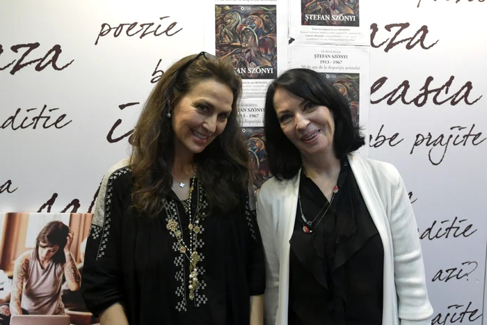 Anca Thomas-Szӧnyi şi Julieta Szönyi, fiicele pictorului Ştefan Szonyi FOTO: Mihai Cratofil