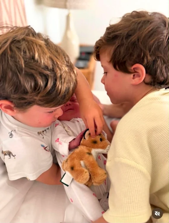 Prințesa Eugenie și fiica sa Adelaide Elizabeth Annina Brooksbank, Foto Instagram (1) jfif