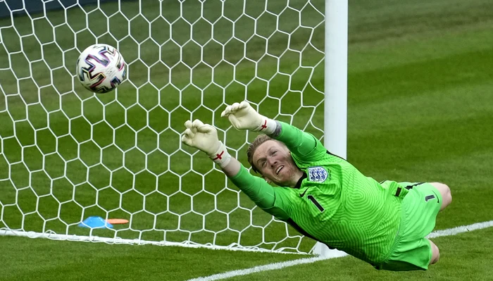 Jordan Pickford a răbufnit la finalul meciului Anglia - Franța. Foto EPA EFE