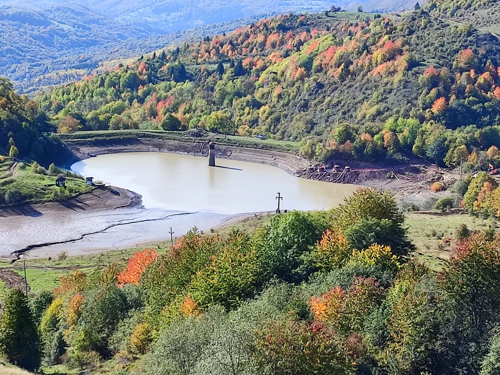 Tăul Mare de la Roșia Montană a fost golit parțial FOTO Adevărul
