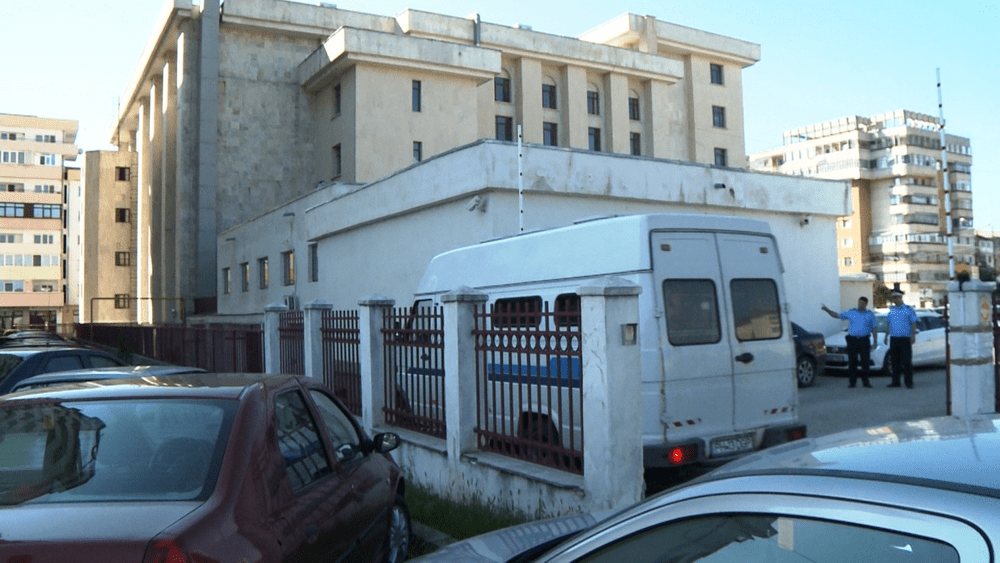Fosta şefă de Resurse Umane de la Spitalul din Ploieşti, condamnată pentru luare de mită 