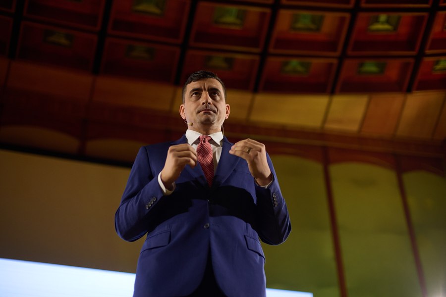 România, condusă de interimari. Criză politică fără precedent înainte de turul decisiv| ANALIZǍ
