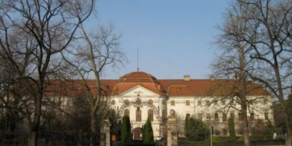 Oradea:Palatul baroc, simbol al catolicismului
