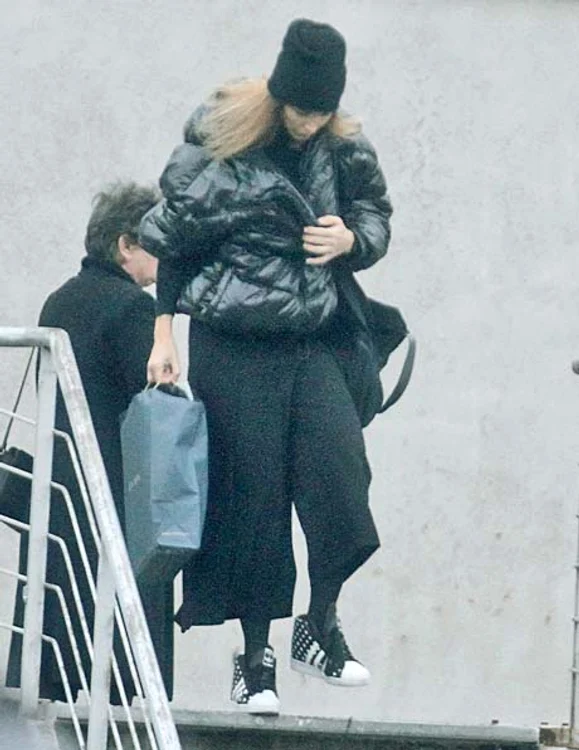 Alina Chivulescu a plecat cu o plasă “subţirică” de la mall