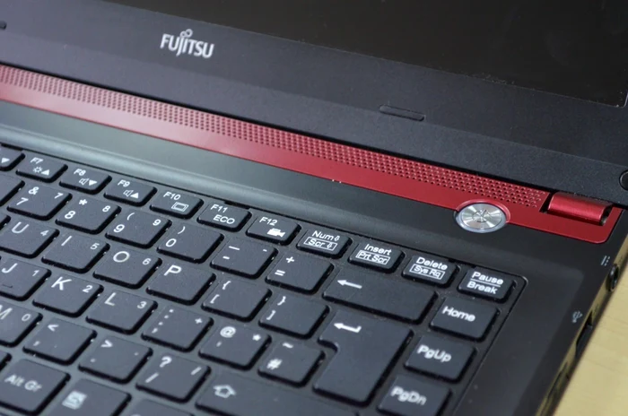 fujitsu Uh572 foto adevarul razvan baltaretu