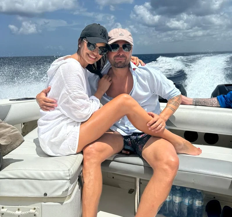Adrian și Sandra Mutu, în vacanța de vară