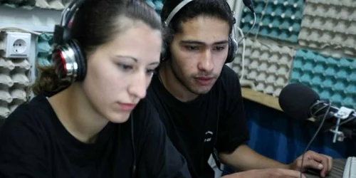 Ana Maria Cucu şi Alexandru Naon prezintă „Dimineţi în şlapi“ la Radio GSB