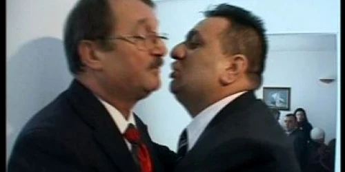 Mircea Băsescu este naşul unuia dintre băieţii lui Bercea Mondial