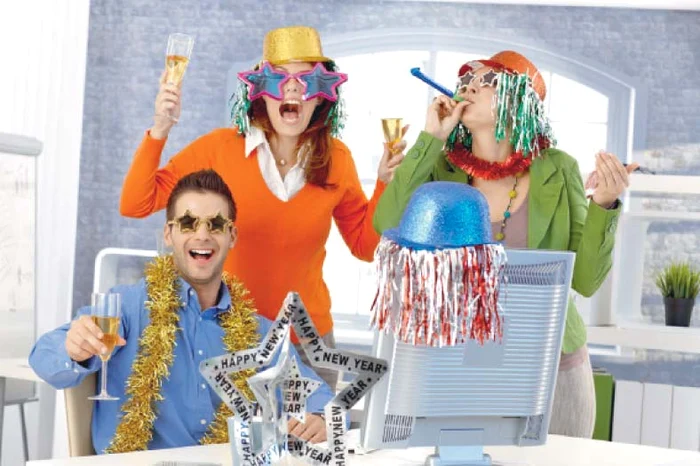 
    Noul an se sărbătoreşte cu mare fast în întreaga lume dar tradiţiile şi obiceiurile diferă foarte mult de la ţară la ţară.  