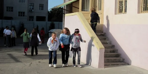 O parte din cladirea gimanziului Europa apartine Fundatiei Caritatea din Bucuresti
