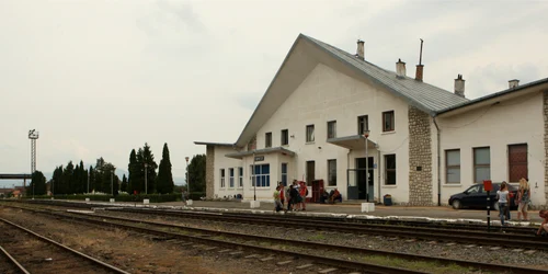 Hoţii au pus în pericol siguranţa circulaţiei feroviare Foto.arhivă