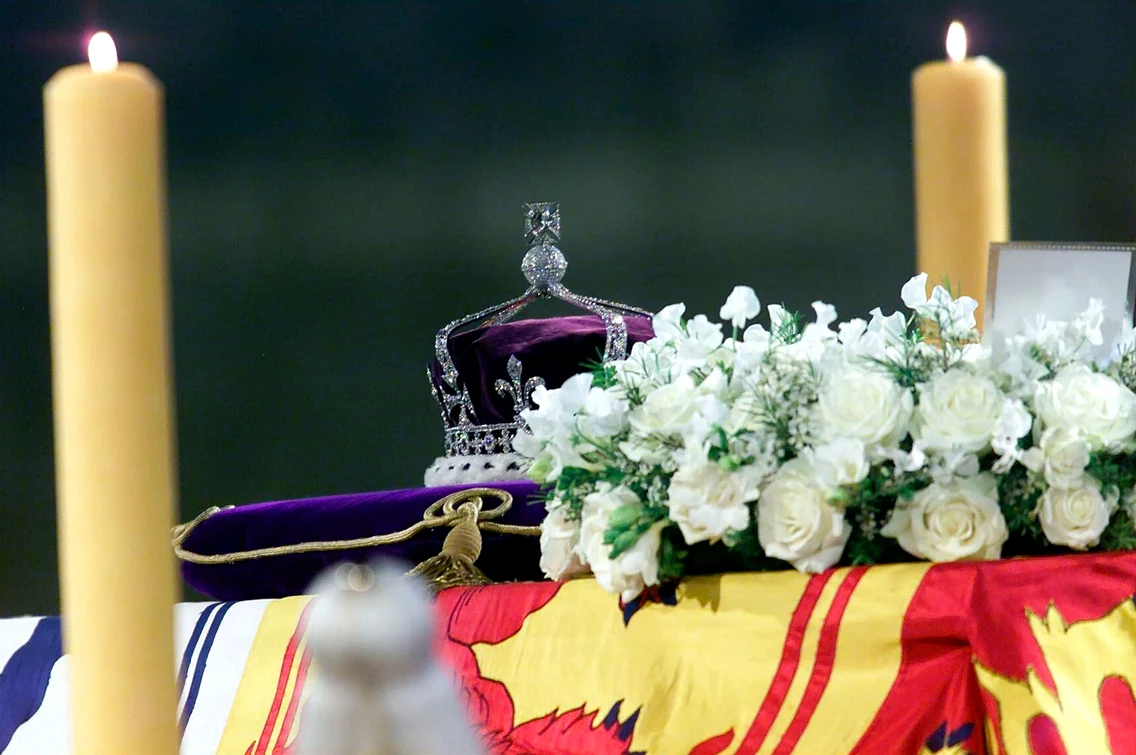 Coroana cu diamantul Koh i noor, Getty