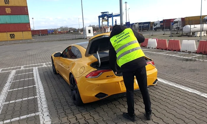 masina de lux confiscata in port foto politia de frontiera