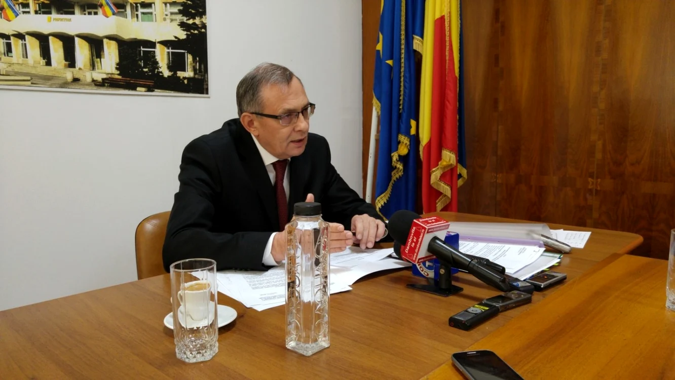 Comisiile Locale şi Judeţene din România au termen limită de desfiinţare data de 1 ianuarie 2017 FOTO Antone Jîjîie, prefect Dâmboviţa