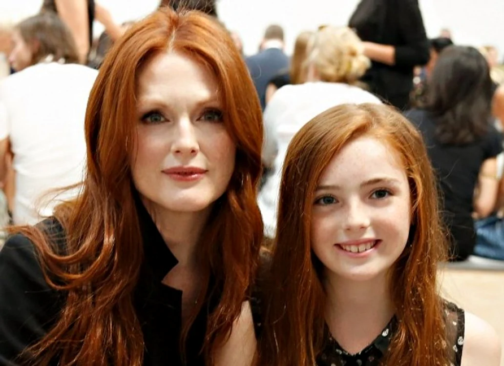 Julianne Moore și fiica sa, acum câțiva ani