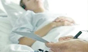 Medicii au amânat până ieri  operaţia de cezariană, în speranţa  că atât starea mamei, cât şi a  fătului, se va îmbunătăţi jpeg