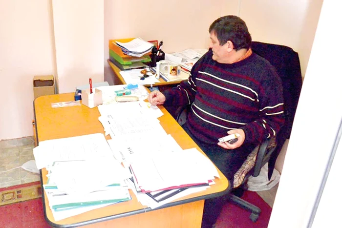 Sala de sport: Aici îşi desfăşoară elevii de la şcoala  generală orele de educaţie fizică (Fotografii: Dinu Zară)