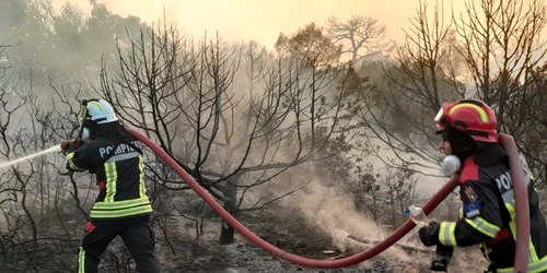 Pompieri români în Grecia FOTO Facebook / IGSU - Inspectoratul General pentru Situatii de Urgenta, Romania  