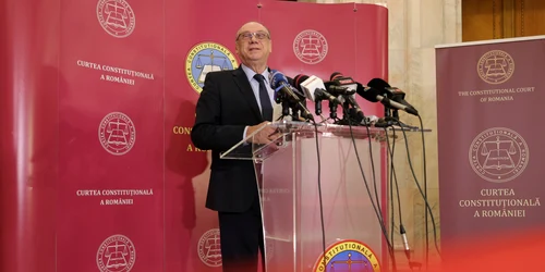 Marian Enache face declarații de presă la sediul Curții Constituționale a României, în București. FOTO Inquam Photos / Octav Ganea 